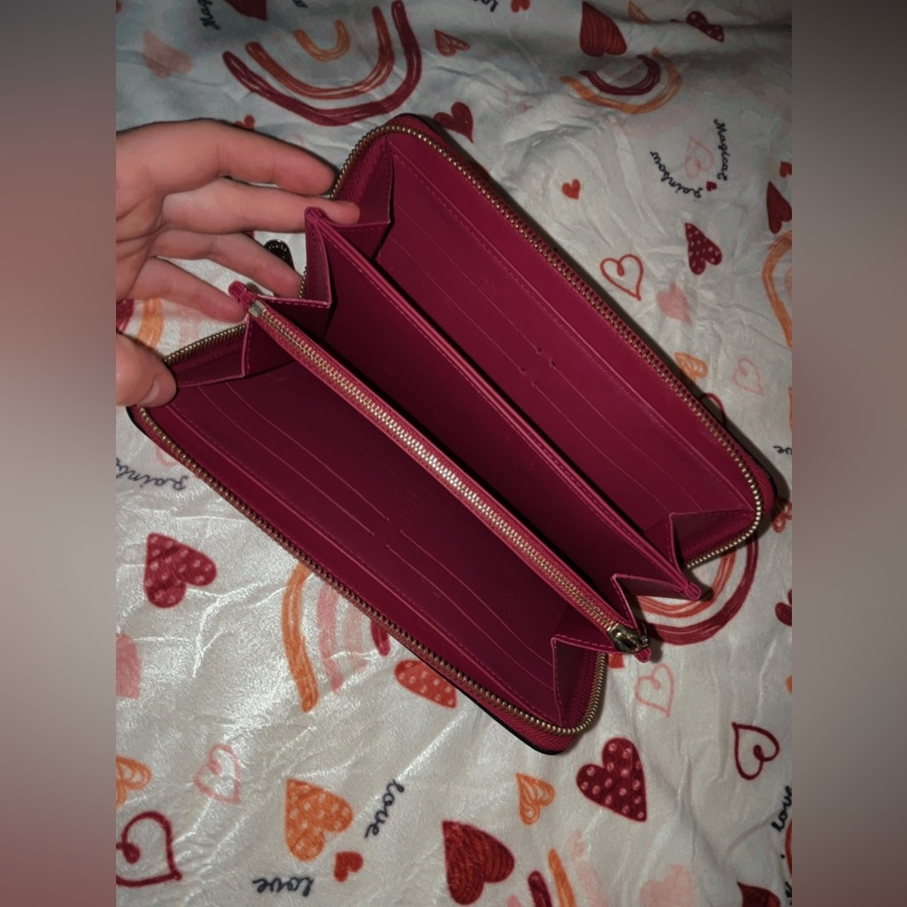 Louis Vuitton Red Vernis Long Zip Wallet - Picture 9 of 11